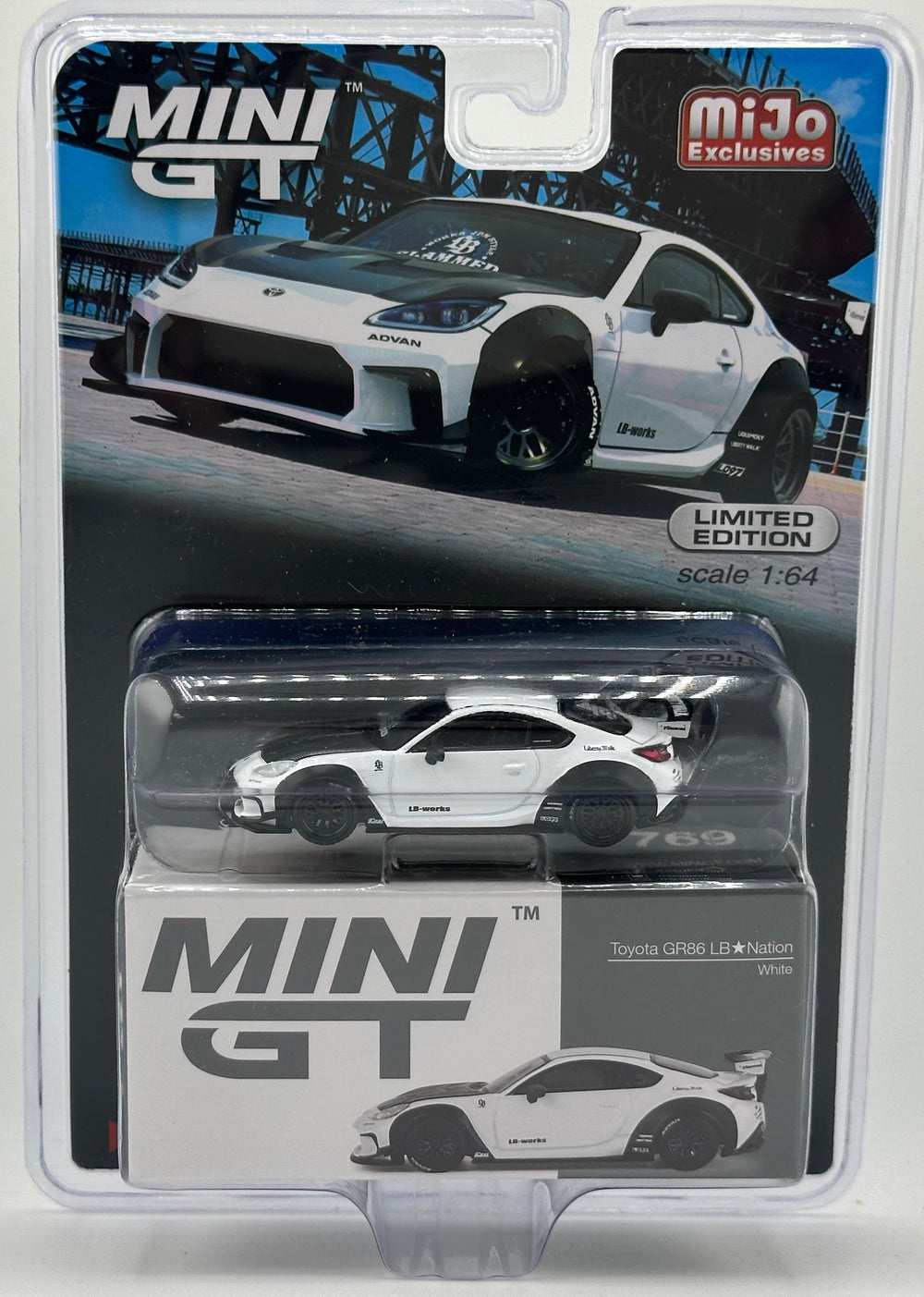 Mini GT 769 Toyota GR86 LB Nation White