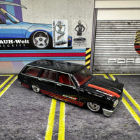 Hot Wheels Team Transport '69 Nissan Skyline Van & Carry On
