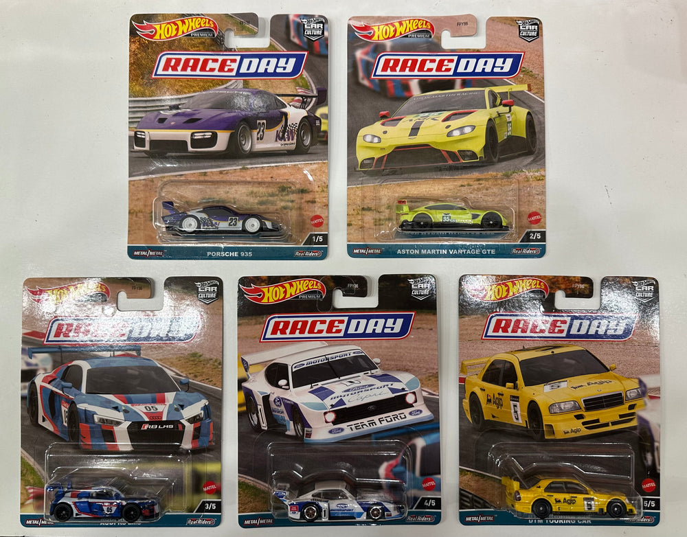 Hot Wheels Race Day Set Plus Chase Car
