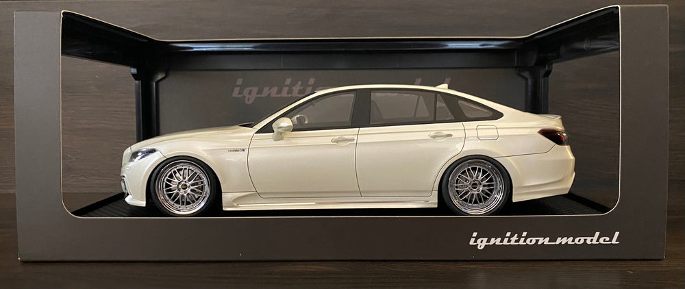 Ignition Model 1:18 Scale Toyota Crown (220) 3.5L RS Advance White