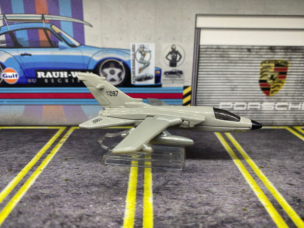 Hot Wheels Retro Entertainment Wonder Woman Jet